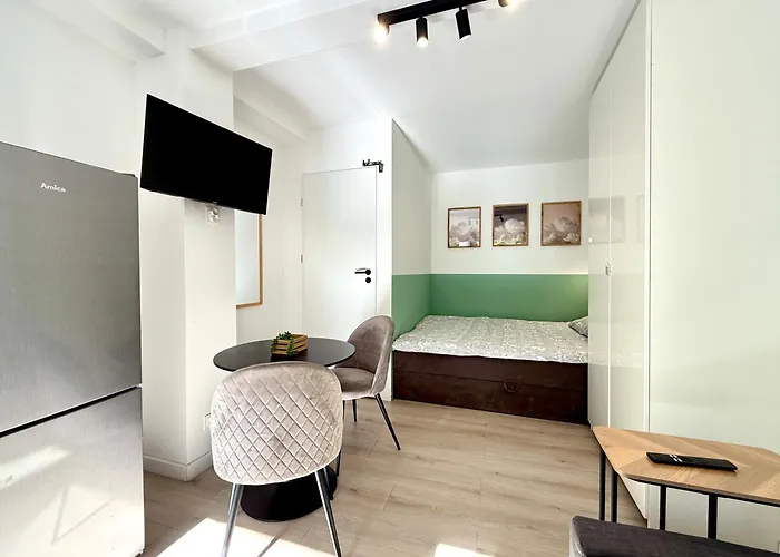 Chrobrego & Parking Free