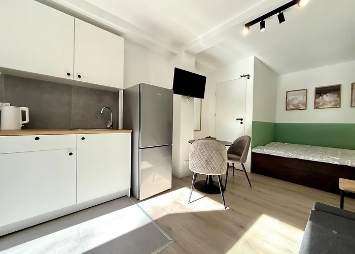 Chrobrego & Parking Free