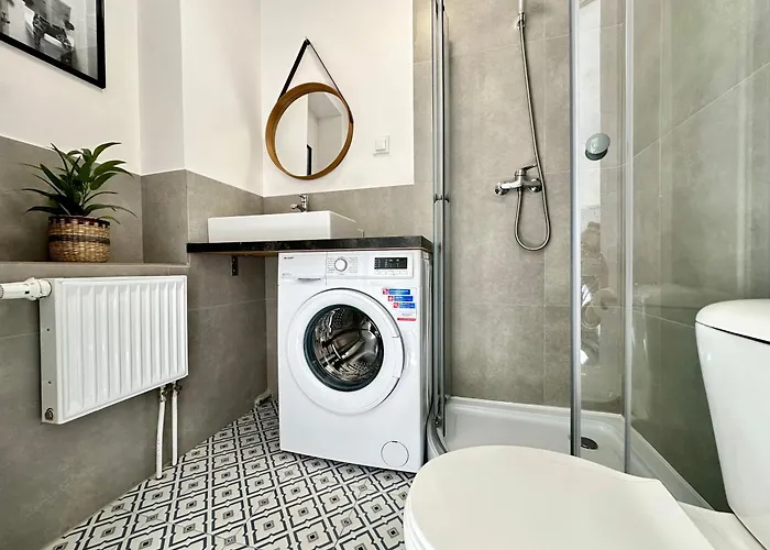 Chrobrego & Parking Free